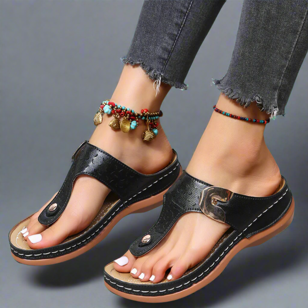 Frederika™ sandaler med spænde og tåkappe