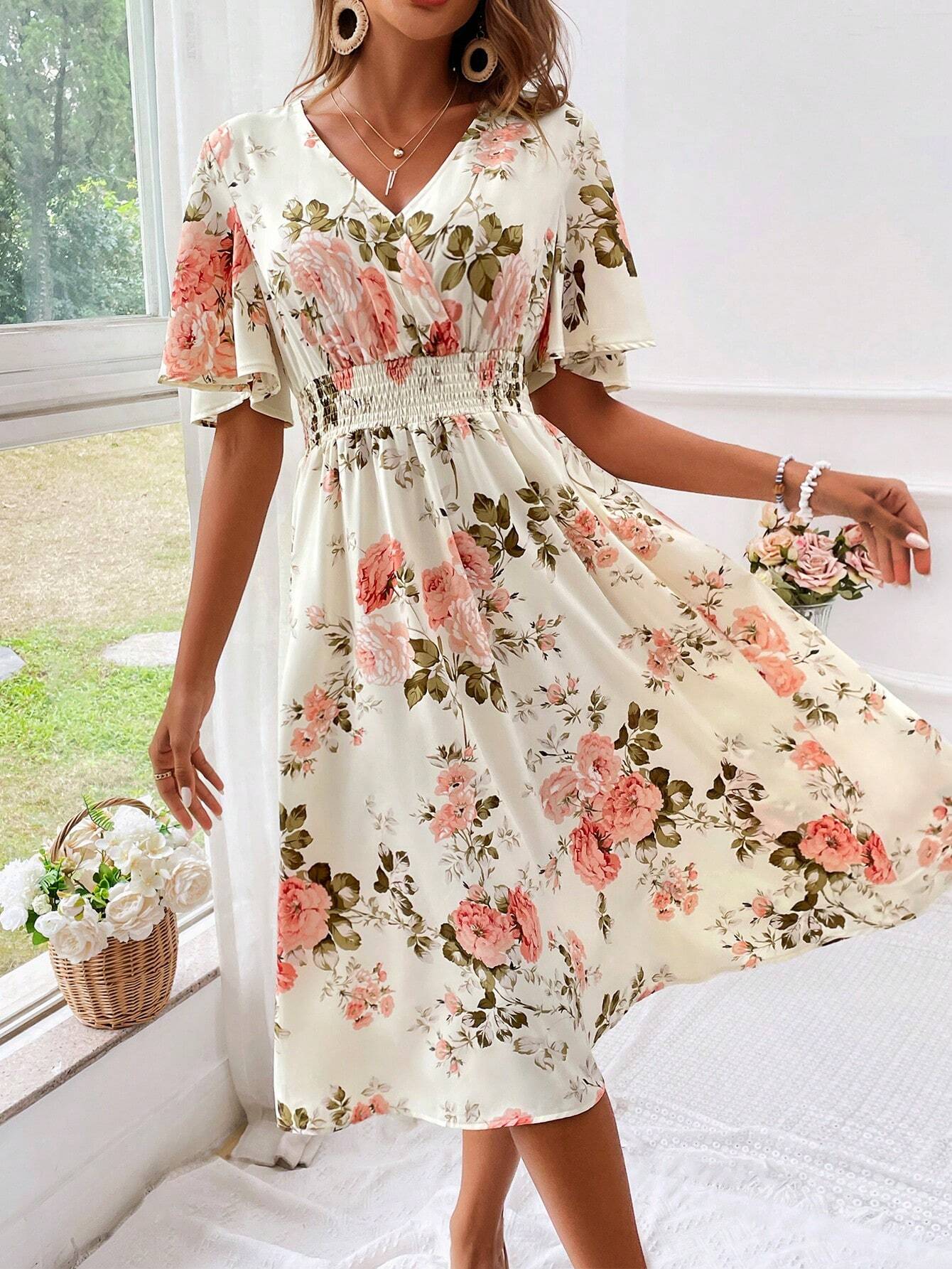 Frederika™ | Stilfuld Blomstret V-hals Kjole