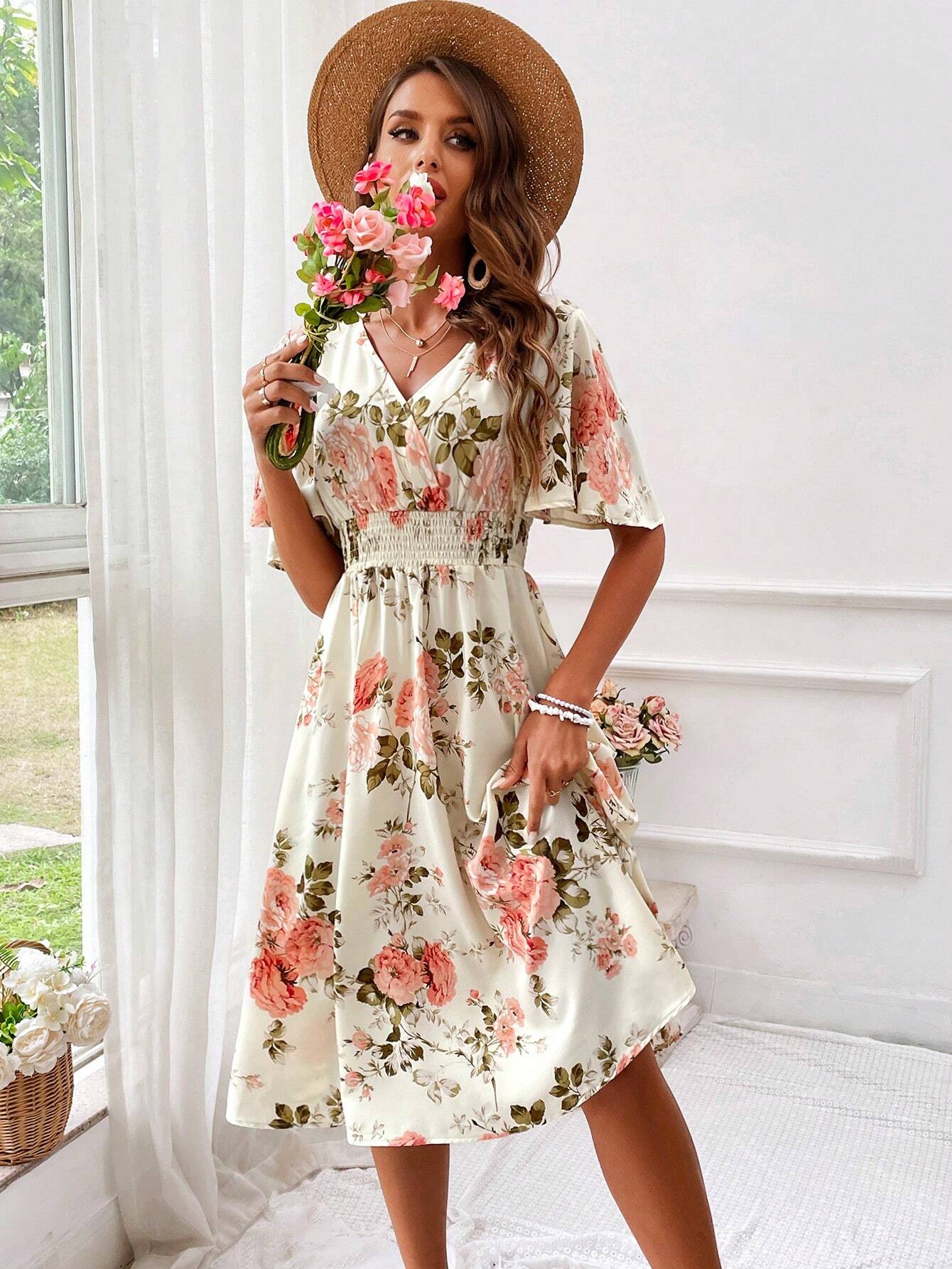 Frederika™ | Stilfuld Blomstret V-hals Kjole