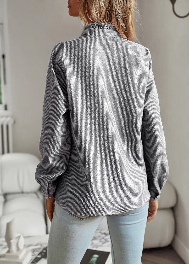 Frederika™ | Stilfuld Flæset Knapbluse