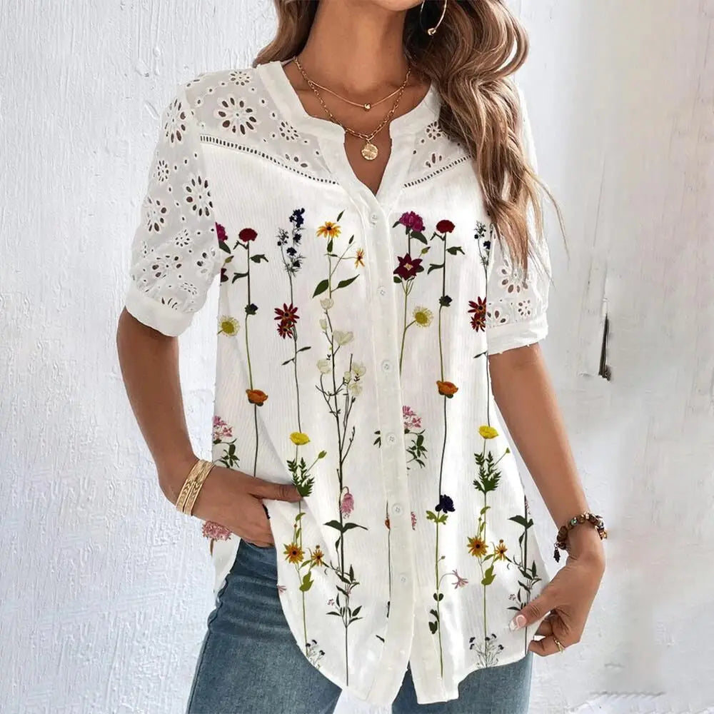 Frederika™ | Blondebluse med Broderet Blomstermotiv