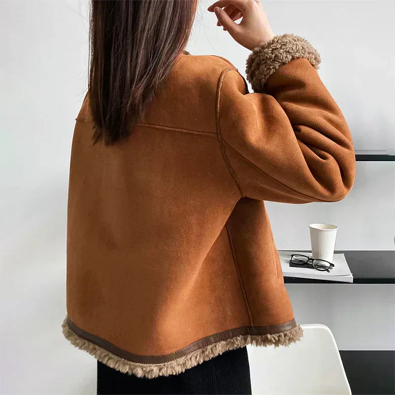 Frederika™ | Stilfuld Jakke med Sherpa-for