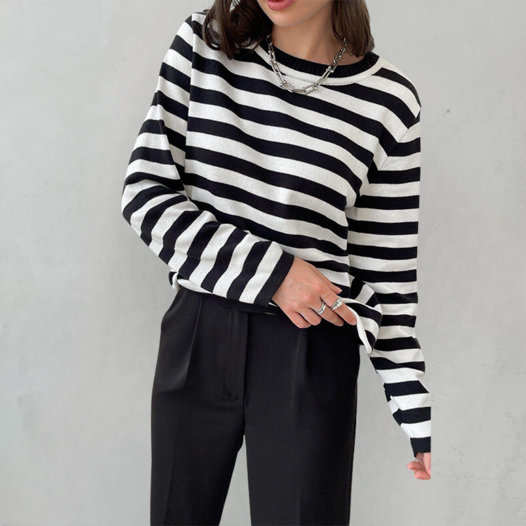 Frederika™ | Elegant stribet T-shirt til kvinder